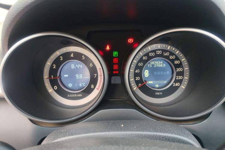 Used Bestune X80 2013 2.0L automatic comfort version
