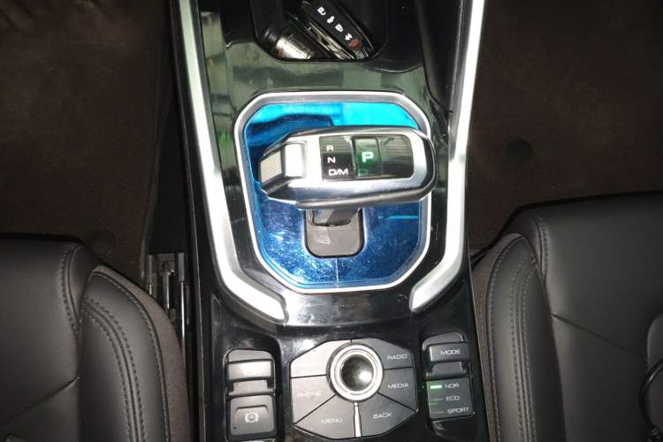 Used Haval H6 2017 Red-Label 1.3T Automatic Two-Wheel Drive ZhiShang Model Gear Lever