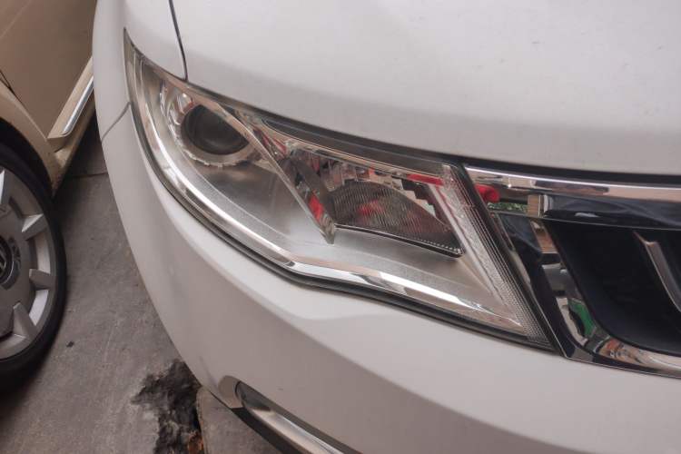 Used Geely Auto Emgrand X7 Sport 2016 1.8TD Automatic Smart Connectivity Version Right Front Headlight