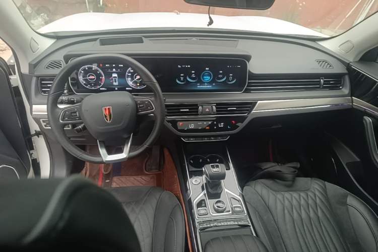 Used Hongqi HS5 2022 Revised Version 2.0T Smart Connect Flagship Edition Center Console