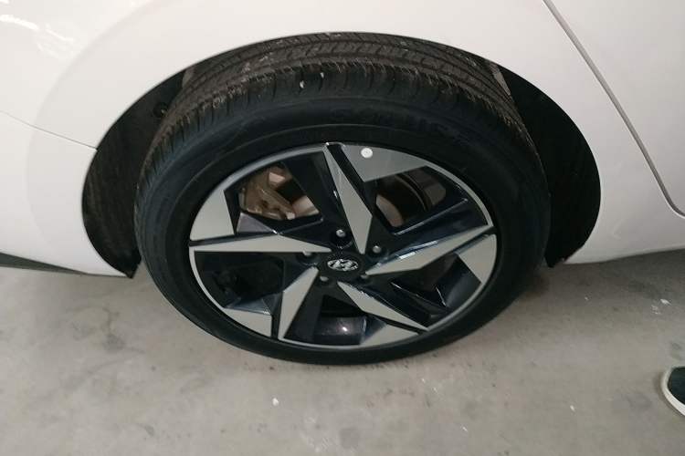 Used Hyundai Elantra 2022 1.5L CVT LUX Prestige Edition
