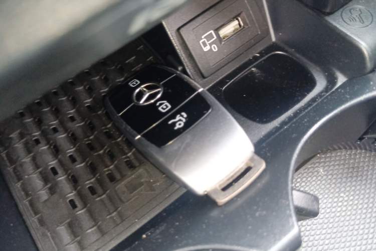 Used Mercedes-Benz E-Class 2016 E 300 L Sporty and Stylish Model Vehicle Key