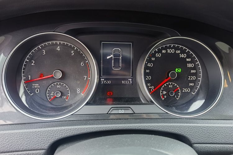 Used Volkswagen Golf 2019 280TSI DSG Comfort Version China VI Standard Odometer Close Up