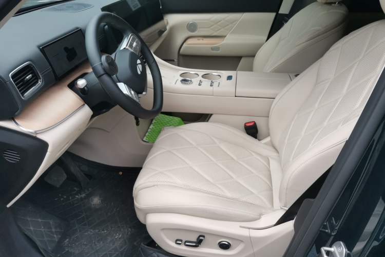 Used Chery Fengyun T11 2026 Model 220 All-Wheel Drive Family Fun Edition Left Front Seat