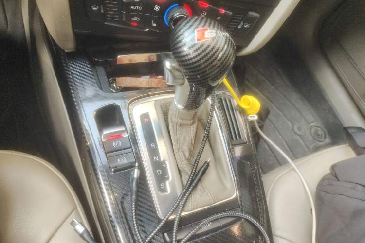 Used Audi A4L 2011 2.0 TFSI Comfort Model Gear Lever