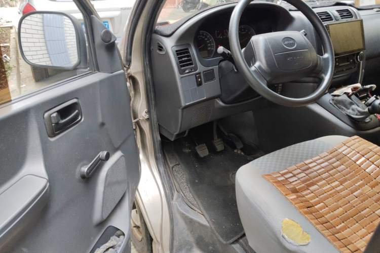 Used Jinbei Express 2017 2.0L Standard Version V19 Driver Seat