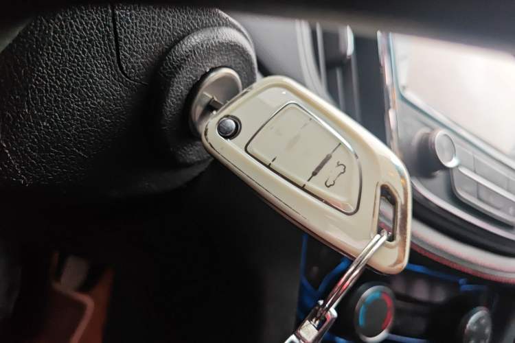 Used Chevrolet Monza 2019 RS 330T Automatic Sporty Edition China VI Standard Vehicle Key