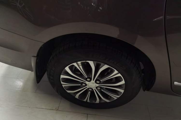 Used Buick GL8 2021 Land Cruiser Executive Class 652T Luxury Model
