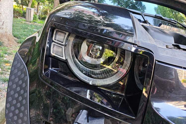 Used Land Rover Defender 2022 110 P400 Dark Edition