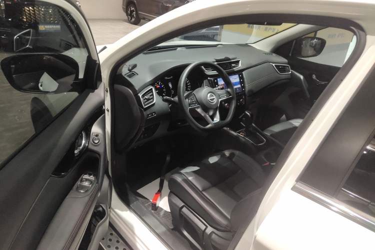 Used Nissan Qashqai 2023 Classic 2.0L CVT XV Comfort Edition Driver Seat