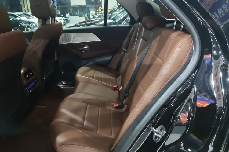 Used Mercedes-Benz GLE 2024 GLE 350 4MATIC Dynamic Edition Left Rear Seat