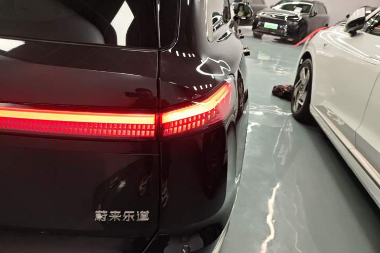 Used ONVO Luxeed L90 2025 Model—Max Six-Seater Version Right Rear Taillight