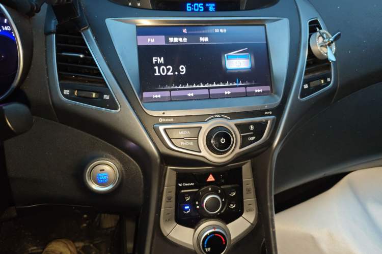 Used Hyundai Elantra (5th Generation / Langdong) 2016 1.6L Manual Fashion Edition Audio And AC Panel