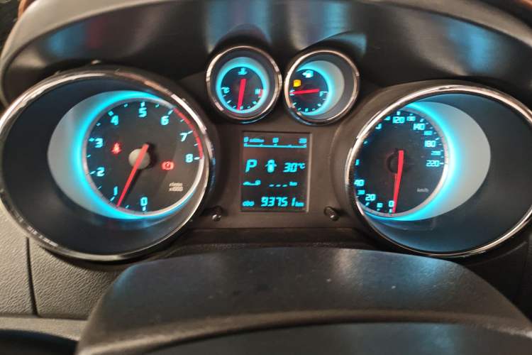 Used CHANGAN CS35 2015 1.6L Automatic Luxury Model China IV Standard
