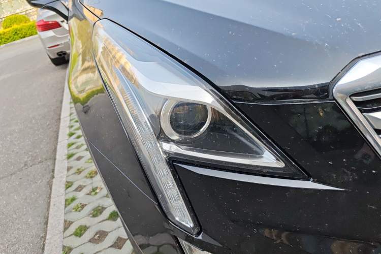 Used Cadillac XT5 2016 25T Luxury Model
