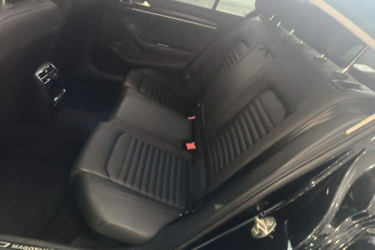 Used Volkswagen Magotan 2019 330TSI DSG Leading Model China VI Standard Left Rear Seat