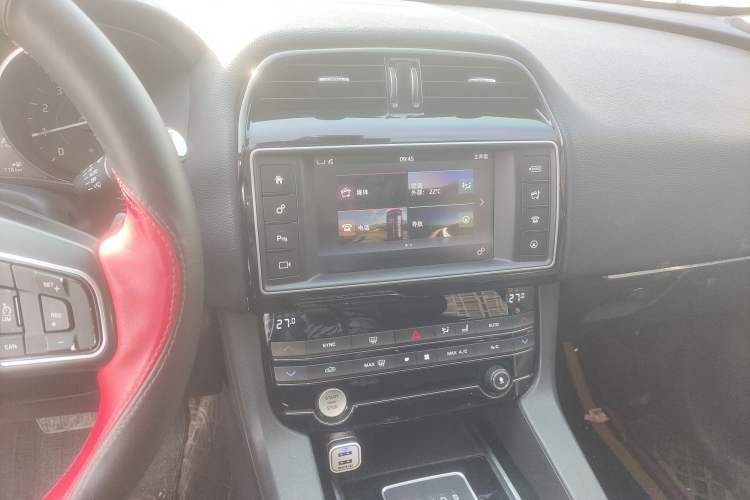 Used Jaguar F-PACE 2016 2.0T Two-Wheel Drive Urban Luxury Edition