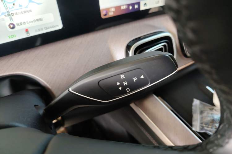 Used Chery Tiggo 9 C-DM 2025 1.5T 106KM Ultra-Comfort Edition 5 Seats Lithium-NMC
