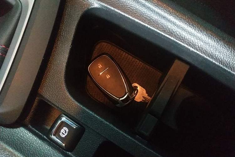 Used Chevrolet Orlando 2020 Light Hybrid Redline 530T Automatic Enjoyment Edition (5+2 Models) Interior 1