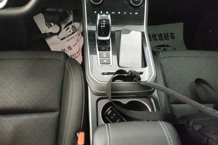 Used Chery Tiggo 8 2022 1.5 TCI Automatic Exclusive Edition 7-Seater Gear Lever