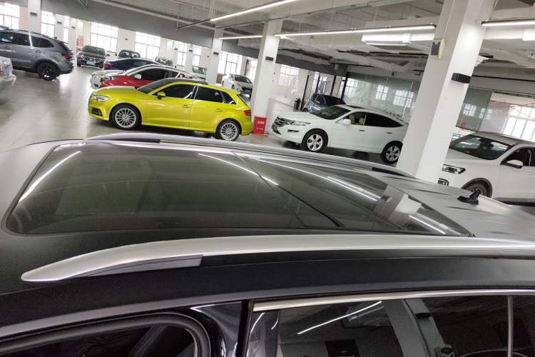 Used Volkswagen Tiguan L 2023 Restyled 330TSI Automatic Two-Wheel Drive R-Line Enhanced Comfort Version Roof