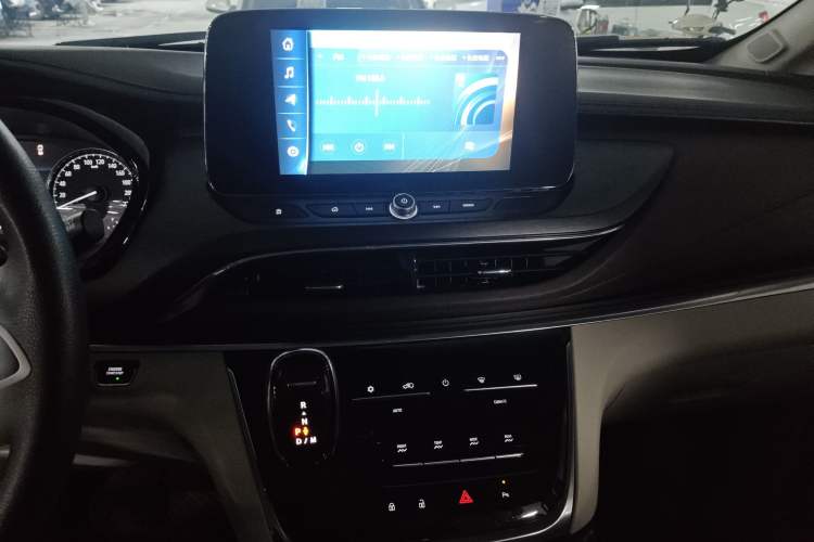 Used Buick GL8 2022 Land Cruiser Executive Class 652T Comfort Model Audio And AC Panel