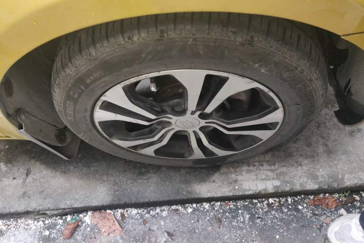 Used Geely Auto Emgrand 2014 Hatchback 1.5L Manual Elite Model
