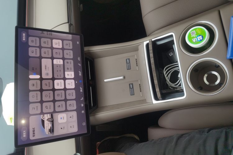 Used Hima Luxeed R7 2025 Extended-Range 251km Pro