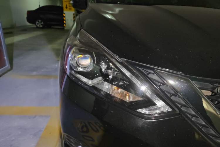 Used Nissan Sylphy 2018 1.6XV CVT Deluxe Edition Right Front Headlight