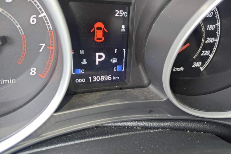 Used Mitsubishi ASX 2013 2.0L CVT 4x4 Flagship Edition Odometer Close Up