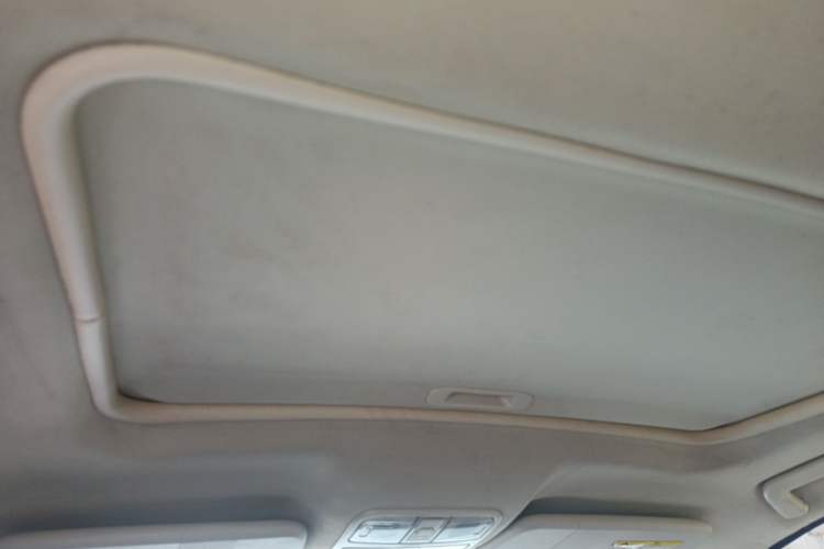 Used Dongfeng Fengon 580 2016 1.5T CVT Comfort Model Headliner