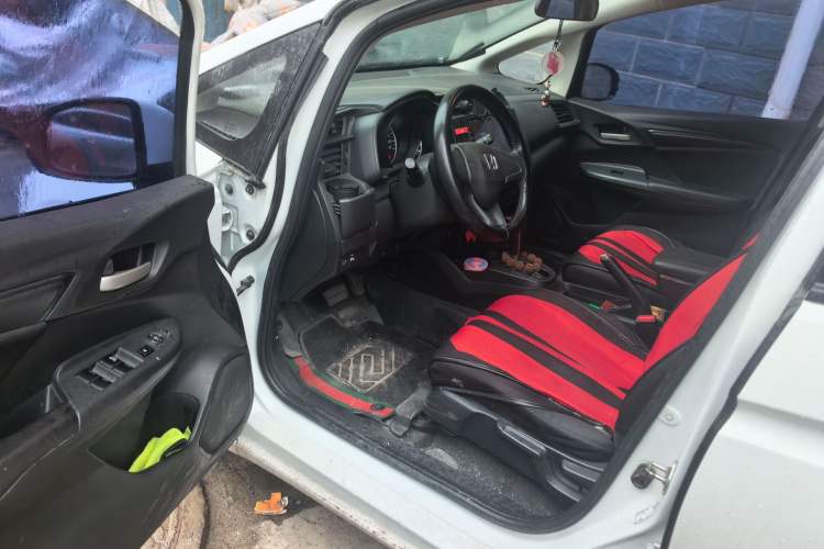 Used Honda Fit 2016 1.5L SES CVT Fashion Sunroof Edition Driver Seat