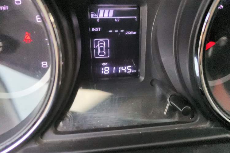 Used Dongfeng Aeolus A60 2016 1.5L Manual Luxury Model
