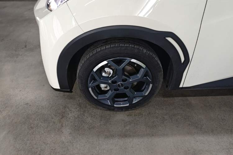 Used BYD Seagull 2025 305 km Free Version Left Front Wheel Hub