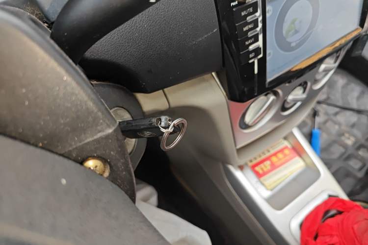 Used CHANGAN Alsvin V3 2012 1.3L Manual Comfort Version China IV Standard
