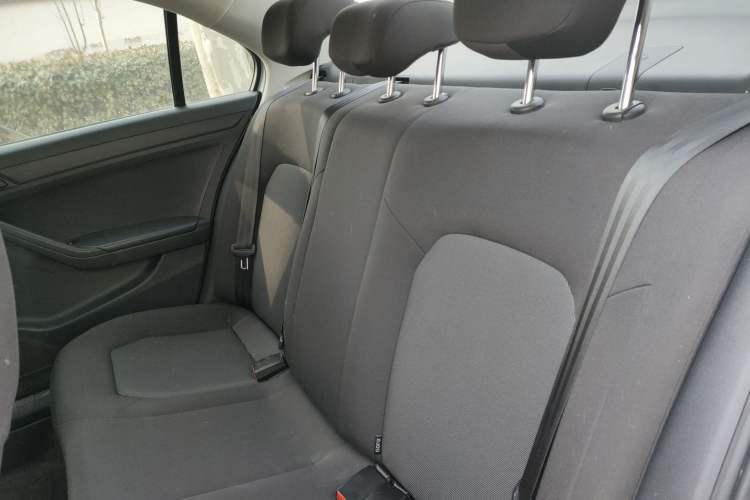 Used Volkswagen Jetta 2013 1.6L Automatic Fashion Model