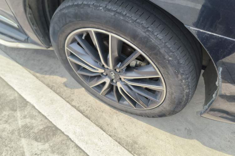 Used Infiniti QX60 2016 2.5 S/C Hybrid Two-Wheel-Drive Excellence Edition China V Standard Right Front Wheel Hub