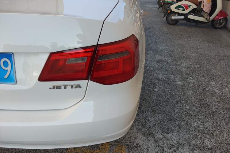 Used Volkswagen Jetta 2015 Zhuihui Edition 1.4L Manual Fashion Model
