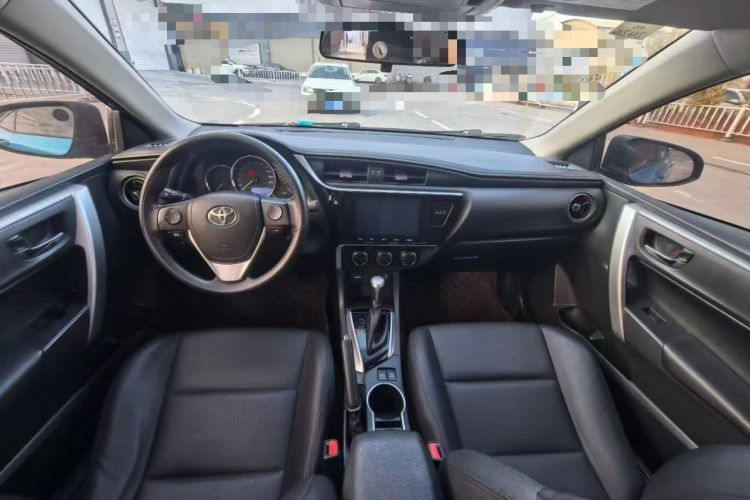 Used Toyota Levin 2017 Revised Version 185T CVT Elite Edition China VI Standard Center Console