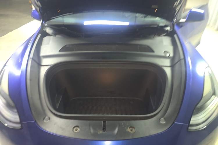Used Tesla Model Y 2021 Long-Range All-Wheel-Drive Version