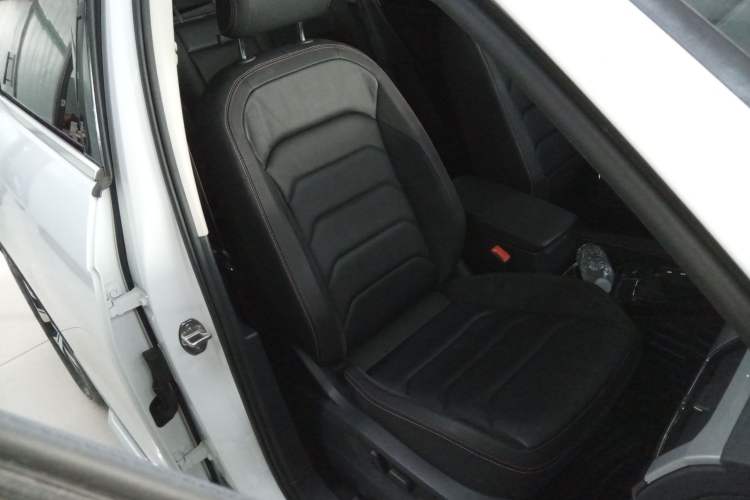 Used Volkswagen Tayron 2019 330TSI Two-Wheel Drive Luxury Model China VI Standard Right Front Seat