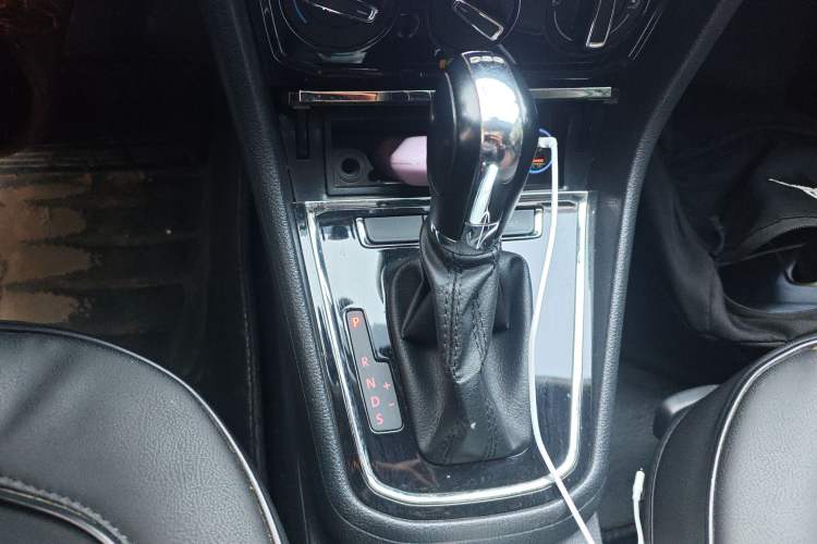 Used Volkswagen C-TREK 2017 230TSI DSG Comfort Version Gear Lever