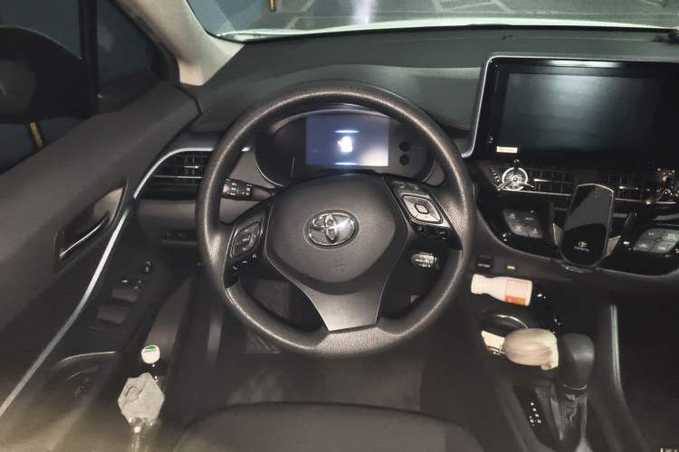 Used Toyota IZOA 2021 Dual-Motor 2.0L Yixiang Edition