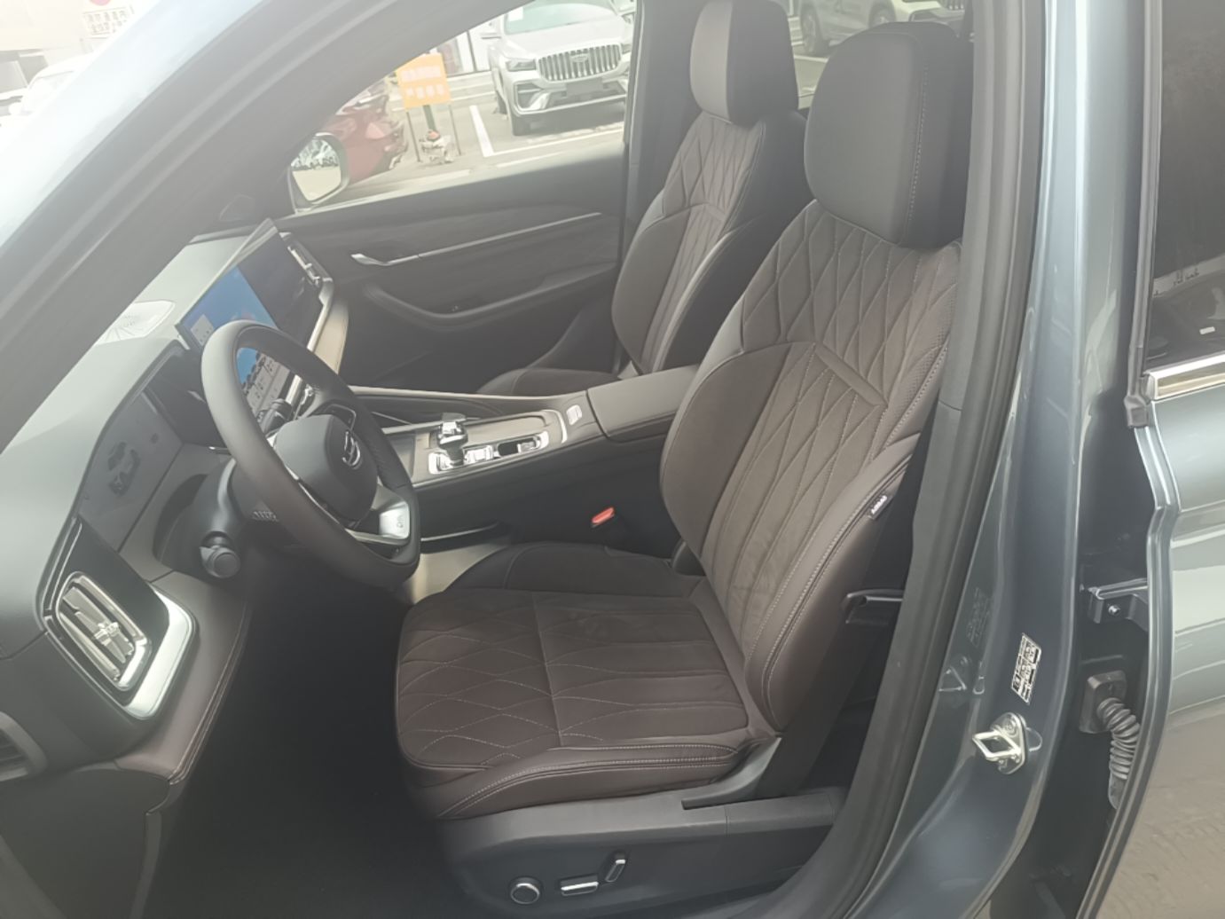 Geely Auto Monjaro L 2026 Model Oriental Yao 2.0TD Automatic Xiaohan Edition — снимка 17