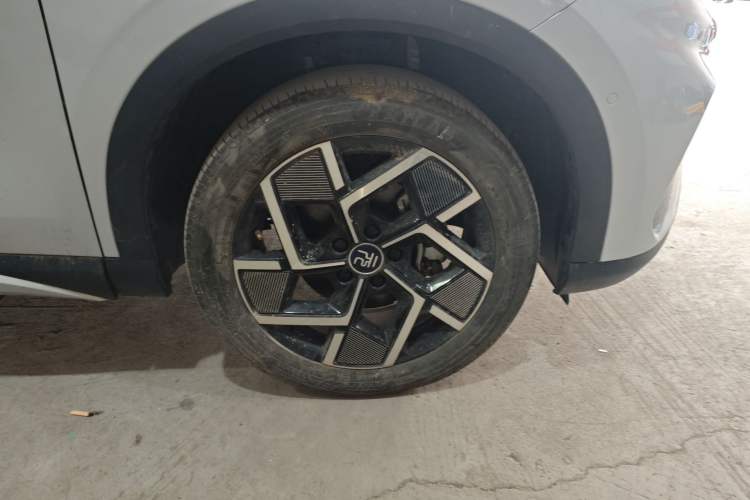 Used BYD Yuan PLUS 2023 Champion Edition 510KM Excellence Model Right Front Wheel Hub