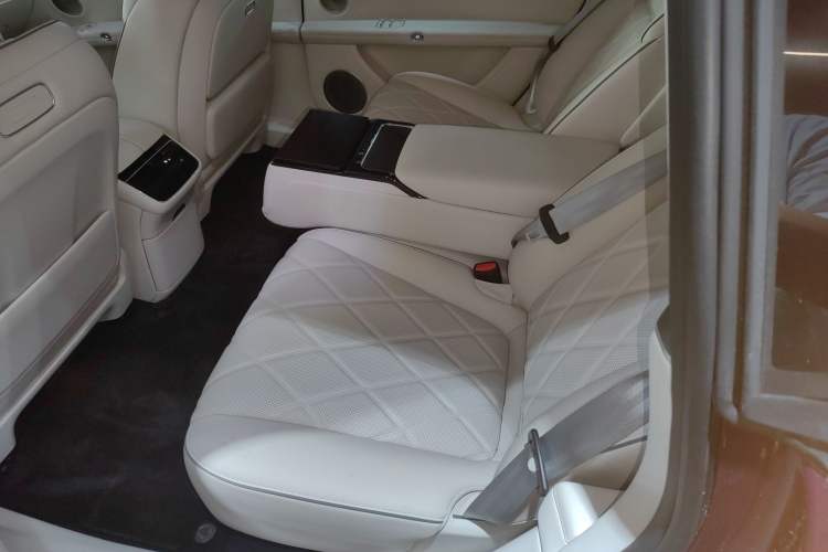 Used Hima Stelato S9 2025 Extended-Range Ultra Left Rear Seat