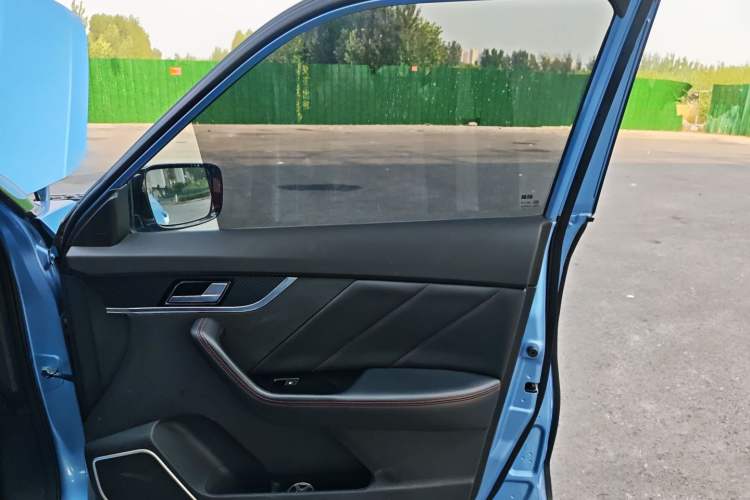 Used Venucia T60 2018 1.6L CVT Smart Edition China V Standard