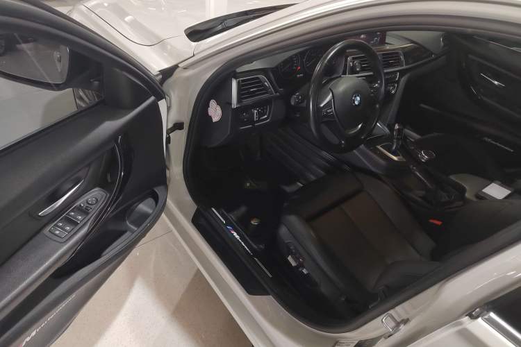 Used BMW 3 Series 2019 320Li Fashion Model
