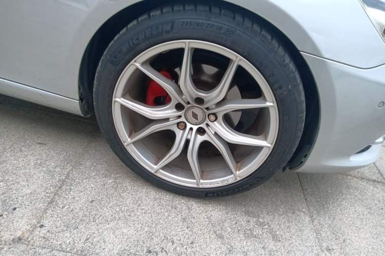 Used Mercedes-Benz SLK-Class 2011 SLK 200 Fashion Model Right Front Wheel Hub