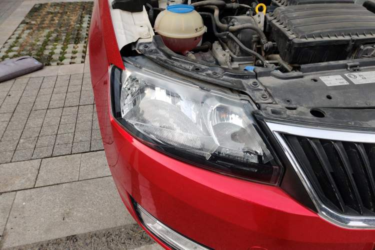 Used Skoda Rapid Spaceback 2014 1.6L Automatic Enjoyment Edition
